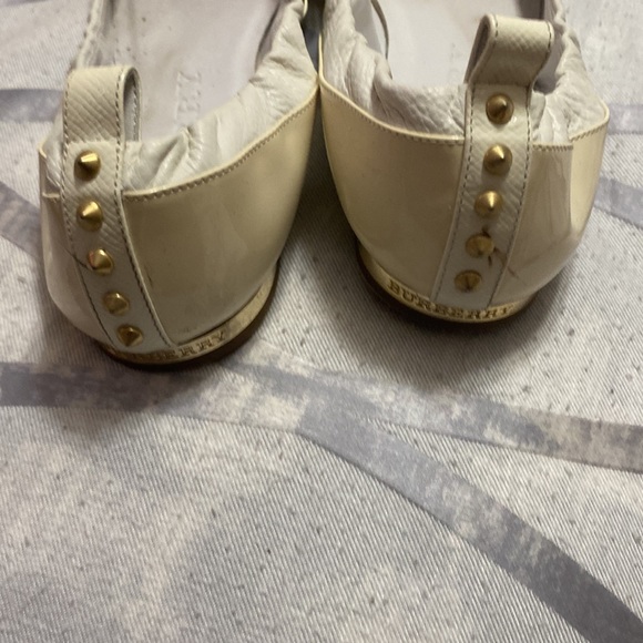 Size 38 made Italy cream I’m selling because to small for me - Picture 3 of 4